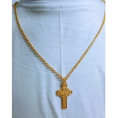 Pingente Cruz Detalhada com  Colar de Alumínio Dourado Modelo 1005